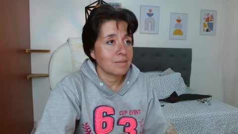 Snapshot of dalila_22 chatting on October 21, 1:48 pm Dalila online show from October 21, 1:48 pm