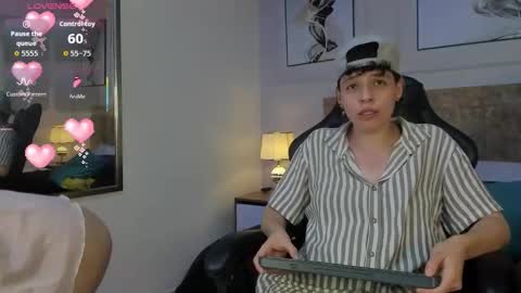 DAMIAN Y MIA online show from December 14, 2:17 am