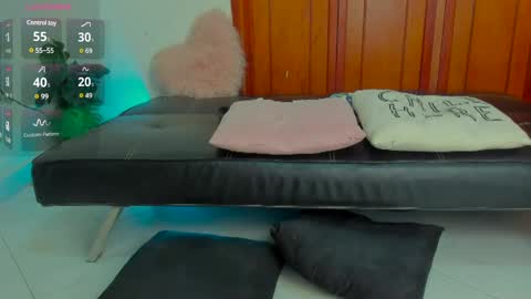 Kary-- independent model Schedule 0530am-1000am colombian time online show from February 14, 2:07 am