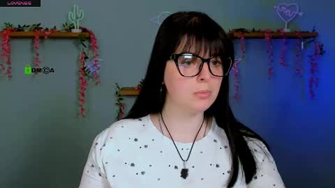 dana_cute1_ online show from May 13, 8:53 am