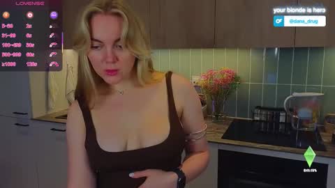 Snapshot of dana_love0 chatting on September 19, 6:51 pm Dana online show from September 19, 6:51 pm