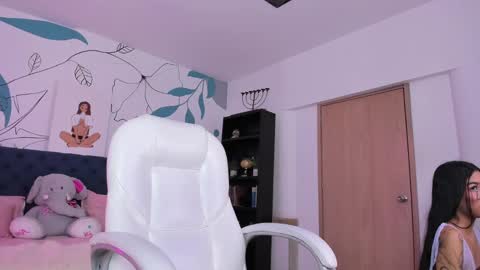 Snapshot of dana_paula chatting on October 11, 11:47 am dana_paula online show from October 11, 11:47 am