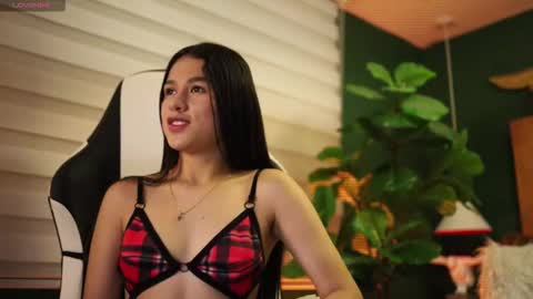 danaa_rouse online show from October 18, 9:05 pm