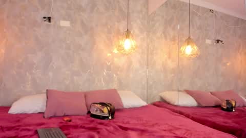 Snapshot of danaandthamaraangels chatting on October 27, 10:59 pm online show from October 27, 10:59 pm