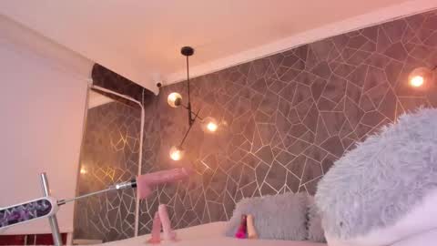 Snapshot of danaandthamaraangels chatting on September 17, 10:41 pm online show from September 17, 10:41 pm