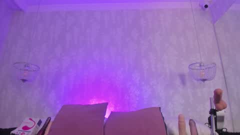 Snapshot of danaandthamaraangels chatting on October 24, 12:50 am online show from October 24, 12:50 am