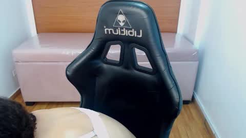 Snapshot of danatella_a chatting on October 28, 1:28 pm Danatella online show from October 28, 1:28 pm