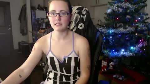 Snapshot of dancingcanadian chatting on December 19, 4:13 am DancingCanadian online show from December 19, 4:13 am