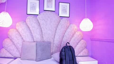 Daniela online show from December 6, 11:33 am