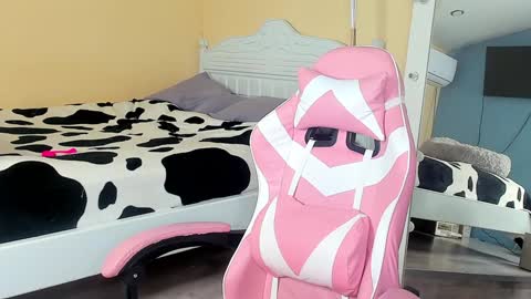 Snapshot of dangerous_lioness_ chatting on January 16, 1:06 am Kali online show from January 16, 1:06 am