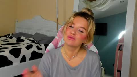 Snapshot of dangerous_lioness_ chatting on January 18, 1:19 am Kali online show from January 18, 1:19 am