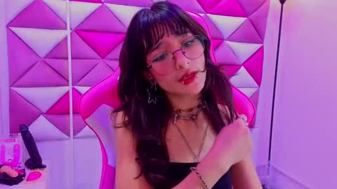 Snapshot of dani_dream chatting on October 15, 3:36 pm dani_dream online show from October 15, 3:36 pm