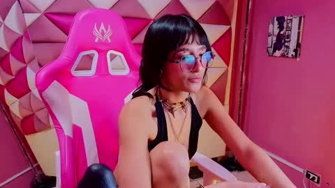 Snapshot of dani_dream chatting on September 25, 7:23 pm dani_dream online show from September 25, 7:23 pm