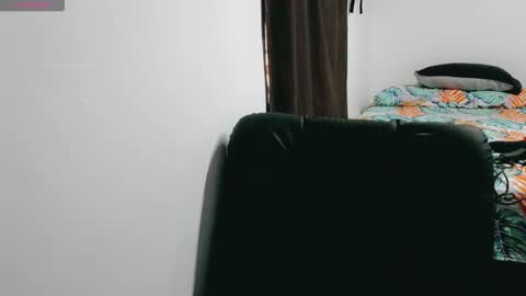 dani y jocelyn online show from February 1, 8:40 pm