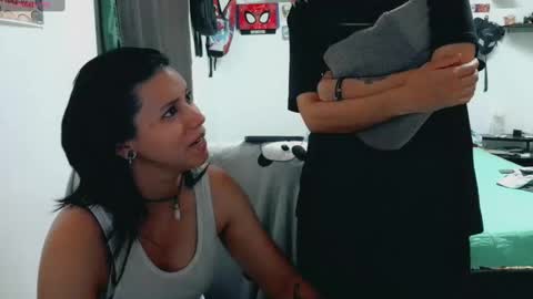 dani y jocelyn online show from October 4, 7:18 pm