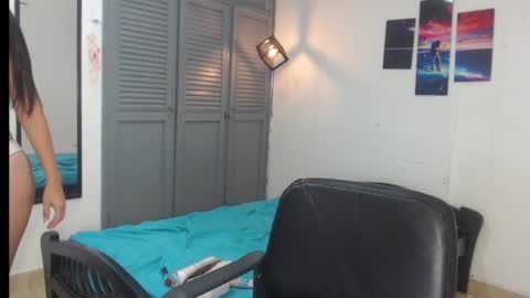 dani_lue online show from December 7, 12:13 pm