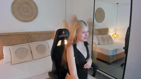 D A N I A online show from September 29, 11:48 am