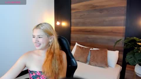 D A N I A online show from October 8, 11:58 am