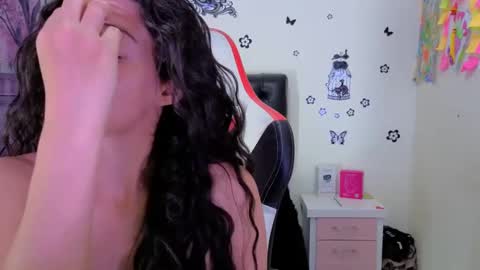 danielarivasth online show from September 12, 4:35 am
