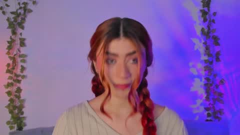 Dani Saenz online show from December 2, 10:43 pm