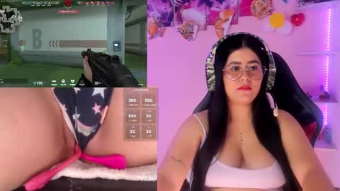 Snapshot of danielamendez__ chatting on October 11, 3:15 pm Dani online show from October 11, 3:15 pm