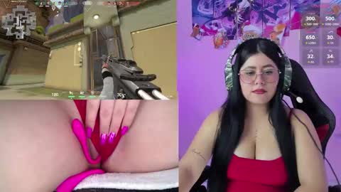 Snapshot of danielamendez__ chatting on October 29, 2:20 pm Dani online show from October 29, 2:20 pm
