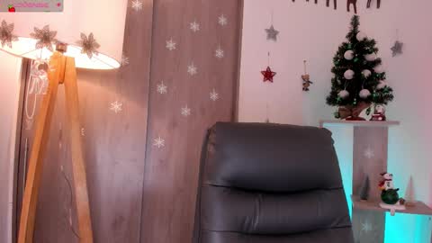 Danielle Rose online show from February 2, 9:58 pm