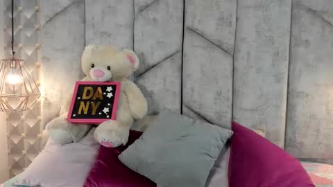 DaniiBelluci  online show from October 17, 4:05 am