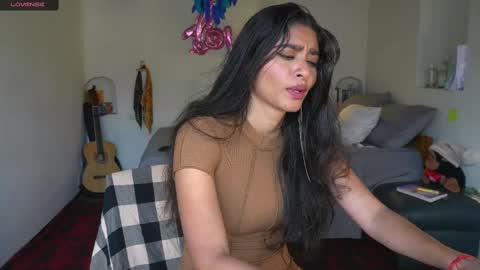 danalle .. online show from November 3, 8:13 pm