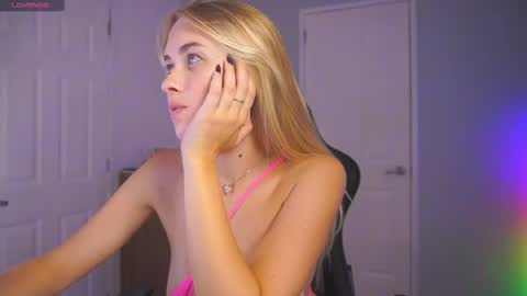 Snapshot of danikadillan chatting on March 1, 1:43 am Hi my name is Anna. Please say hello I like to chat with you. If u have request use Tip option .Thank you online show from March 1, 1:43 am