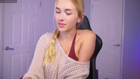 Snapshot of danikadillan chatting on January 28, 1:50 am Hi my name is Anna. Please say hello I like to chat with you. If u have request use Tip option .Thank you online show from January 28, 1:50 am