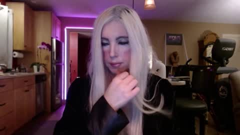 Snapshot of danikawhite69 chatting on September 21, 8:46 am DanikaWhite69 online show from September 21, 8:46 am