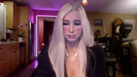 Snapshot of danikawhite69 chatting on October 26, 10:00 am DanikaWhite69 online show from October 26, 10:00 am