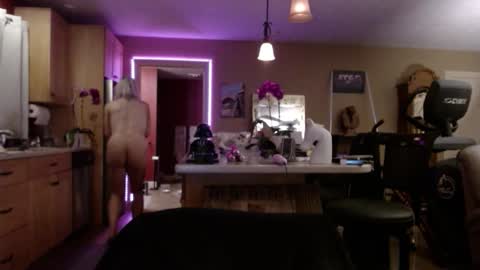 Snapshot of danikawhite69 chatting on October 16, 6:05 am DanikaWhite69 online show from October 16, 6:05 am