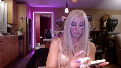 DanikaWhite69 online show from December 13, 9:04 am