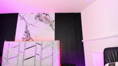 Snapshot of daniphoenixx chatting on September 25, 3:44 pm Dani Phonenix online show from September 25, 3:44 pm