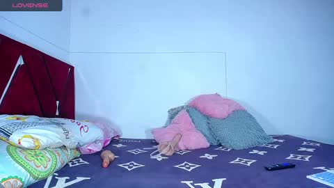 danisabrownn online show from December 9, 2:06 pm