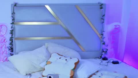 Snapshot of danna_berry chatting on October 30, 5:25 pm DannaBerry online show from October 30, 5:25 pm