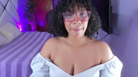 Snapshot of danna_berry chatting on September 22, 7:01 pm DannaBerry online show from September 22, 7:01 pm