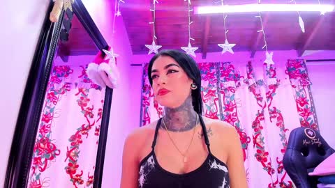 Danna Berlin  online show from December 13, 7:10 pm