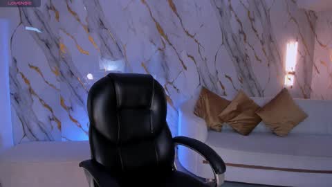 Danna Cruz  online show from November 14, 7:36 pm