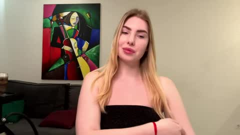 Snapshot of dannamissss chatting on December 21, 4:03 pm dannamissss online show from December 21, 4:03 pm