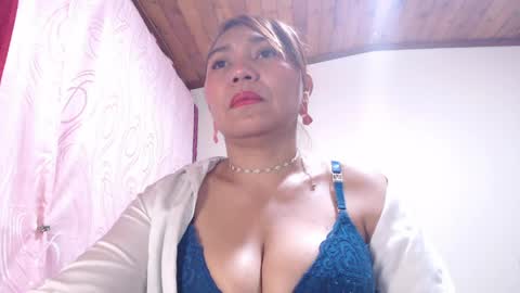 dannamomcerratt online show from April 14, 2:11 am