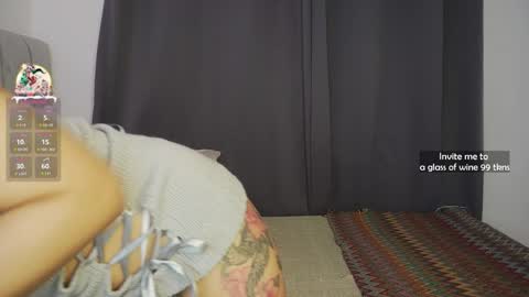 Snapshot of dannielle_ chatting on December 30, 7:53 pm online show from December 30, 7:53 pm