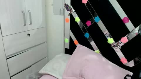 Snapshot of daphne877046 chatting on September 27, 7:21 pm daphne877046 online show from September 27, 7:21 pm