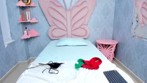 Daphne  online show from December 14, 11:29 am