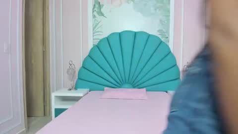 Daphne  online show from January 16, 11:37 am