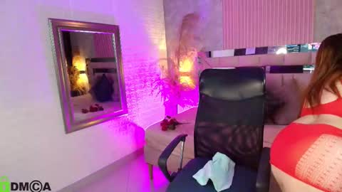 daphne_walton online show from February 14, 11:34 am