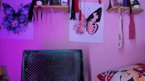 daphneandrade online show from February 8, 10:40 pm