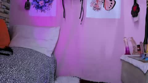 daphneandrade online show from February 28, 11:12 pm